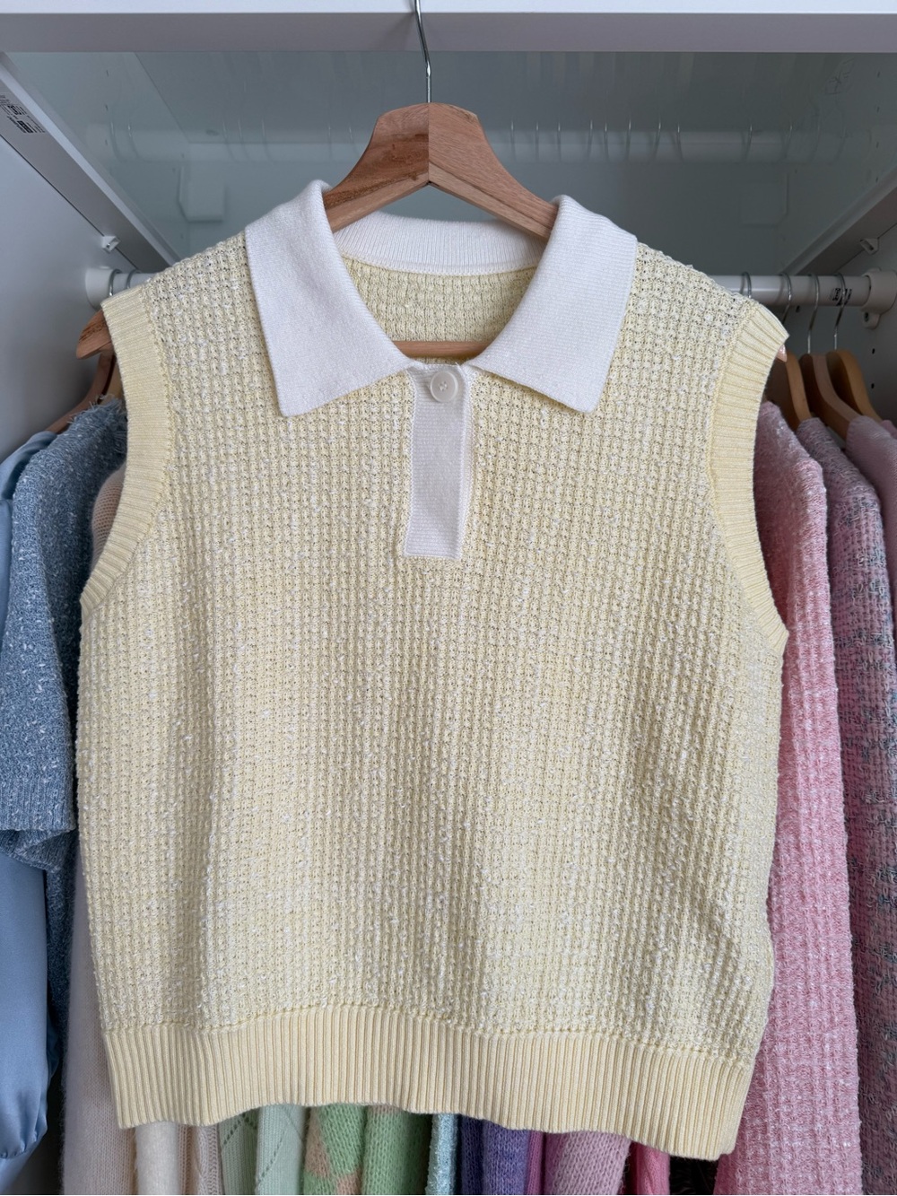 Sleeveless Knit Polo Top - Cream Yellow